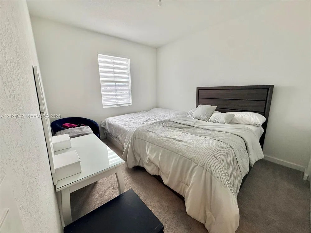 2462 NW 131st Cir Miami, FL 33167