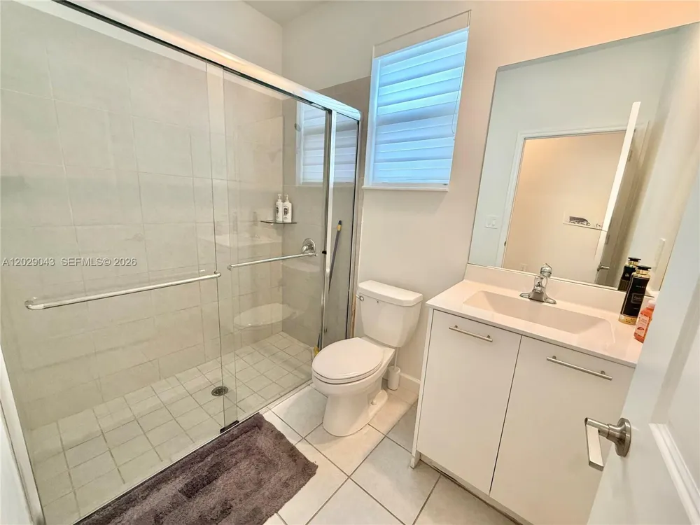 2462 NW 131st Cir Miami, FL 33167
