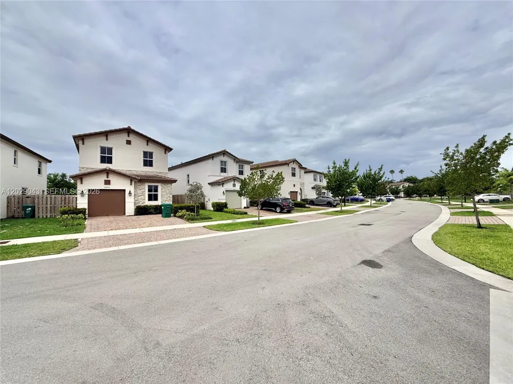 2462 NW 131st Cir Miami, FL 33167