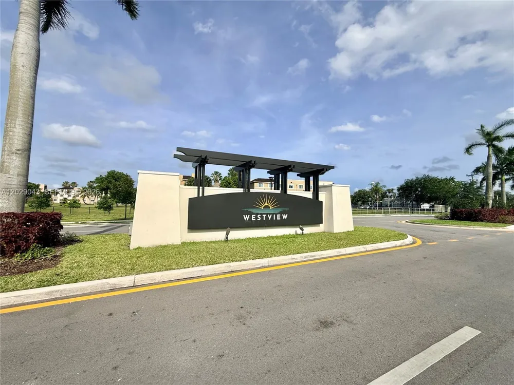 2462 NW 131st Cir Miami, FL 33167