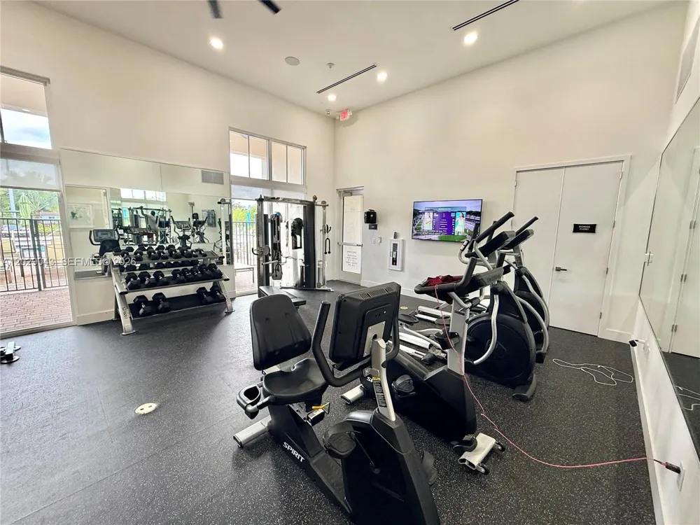 2462 NW 131st Cir Miami, FL 33167