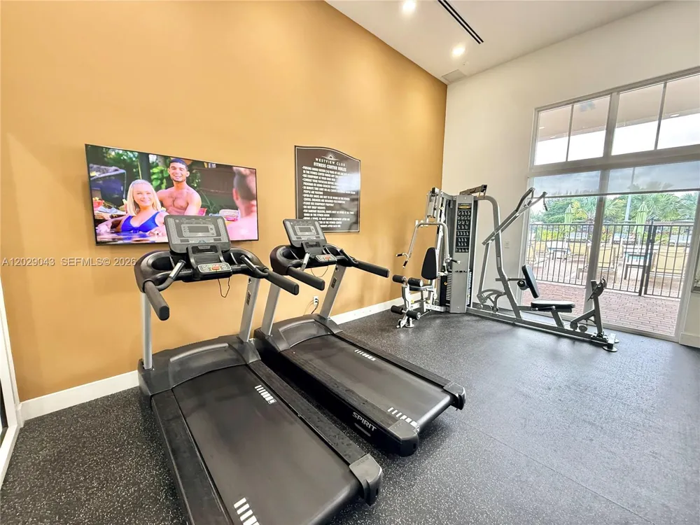 2462 NW 131st Cir Miami, FL 33167