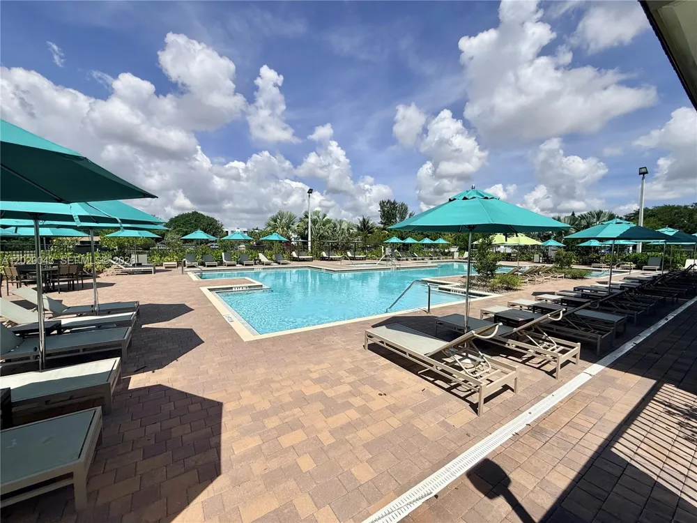 2462 NW 131st Cir Miami, FL 33167