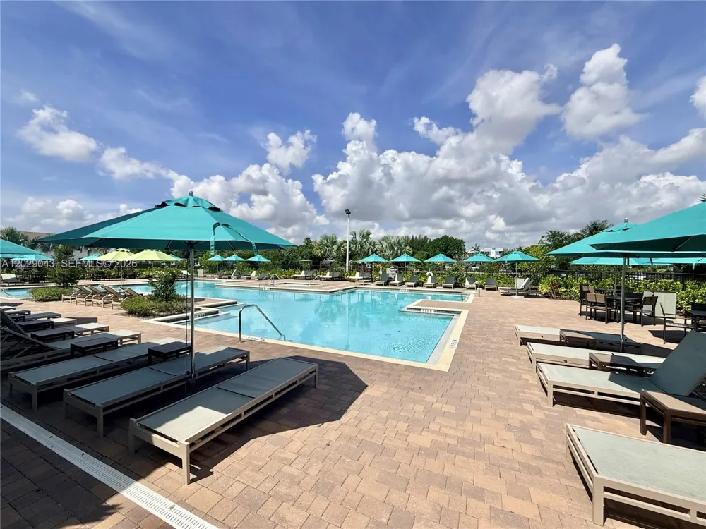 2462 NW 131st Cir Miami, FL 33167
