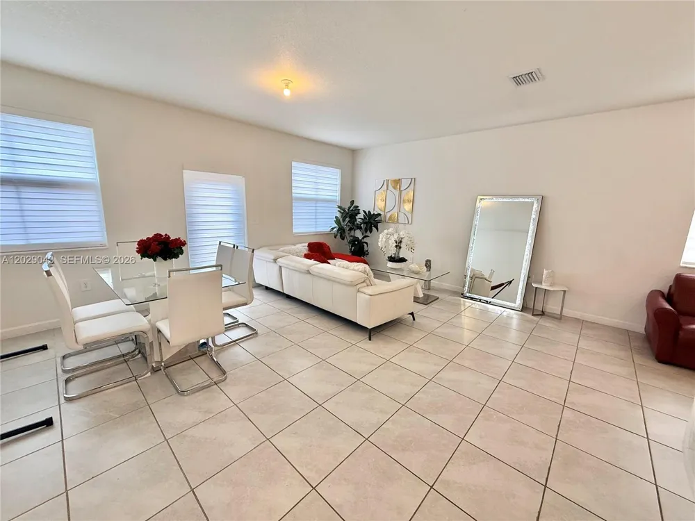 2462 NW 131st Cir Miami, FL 33167