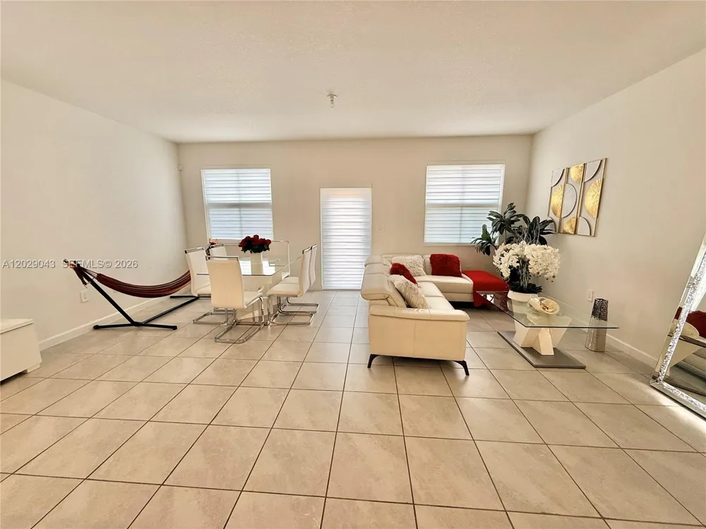 2462 NW 131st Cir Miami, FL 33167