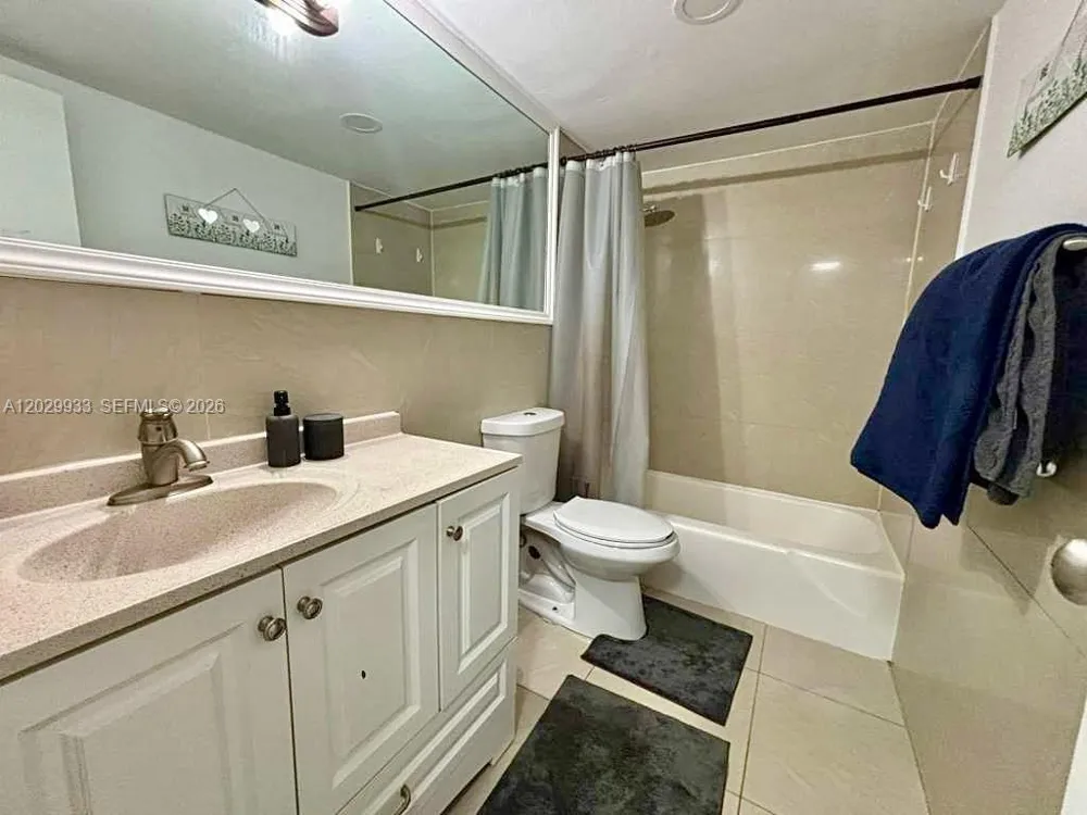 301 Golden Isles Dr #406 Hallandale Beach, FL 33009