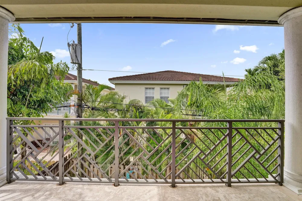 1400 NE 24th Street #1400 Wilton Manors, FL 33305
