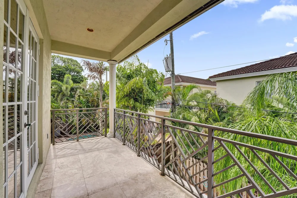 1400 NE 24th Street #1400 Wilton Manors, FL 33305