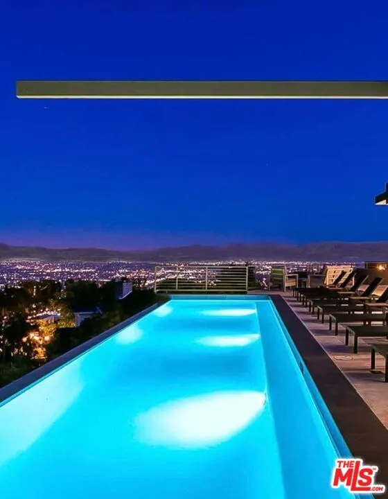 11729 Laurelwood Drive Studio City, CA 91604