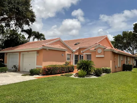 5574 Royal Lake Circle