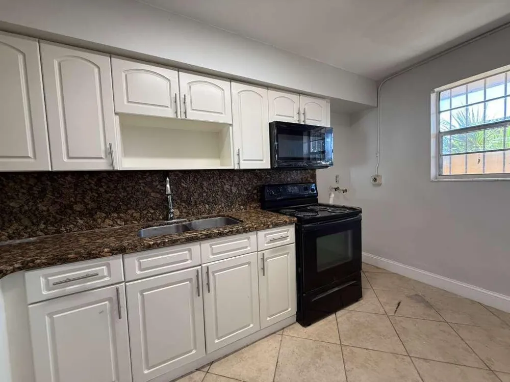 516 NW 179th Street Miami Gardens, FL 33169