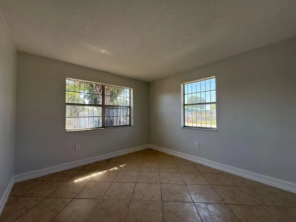 516 NW 179th Street Miami Gardens, FL 33169