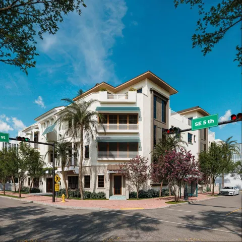 102 SE 5th Avenue #2