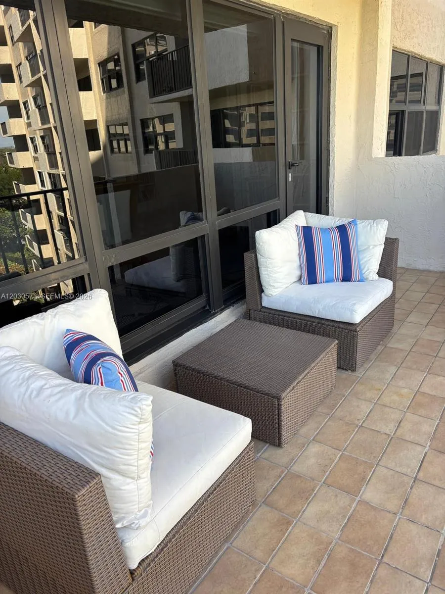 4900 Ocean Blvd #702 Lauderdale By The Sea, FL 33308