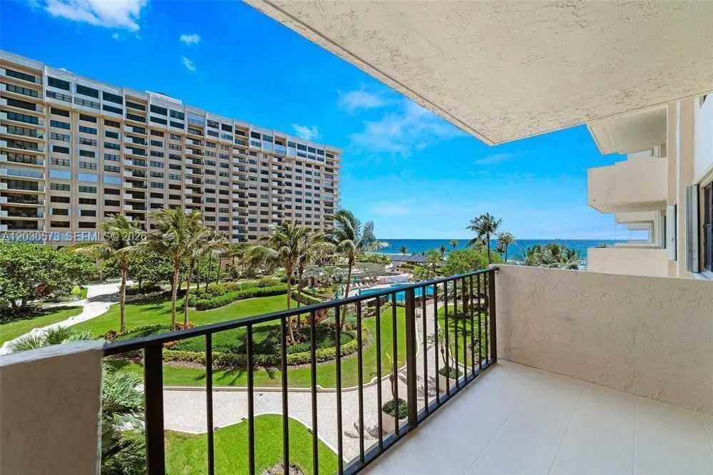 4900 Ocean Blvd #702 Lauderdale By The Sea, FL 33308