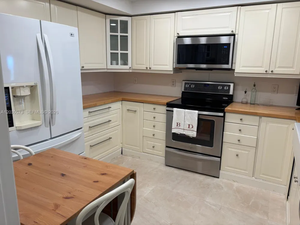 4900 Ocean Blvd #702 Lauderdale By The Sea, FL 33308
