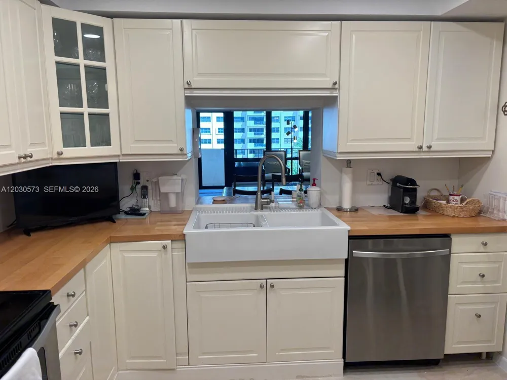 4900 Ocean Blvd #702 Lauderdale By The Sea, FL 33308