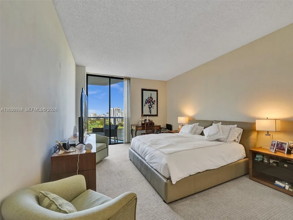 20281 E Country Club Dr #1609 Aventura, FL 33180