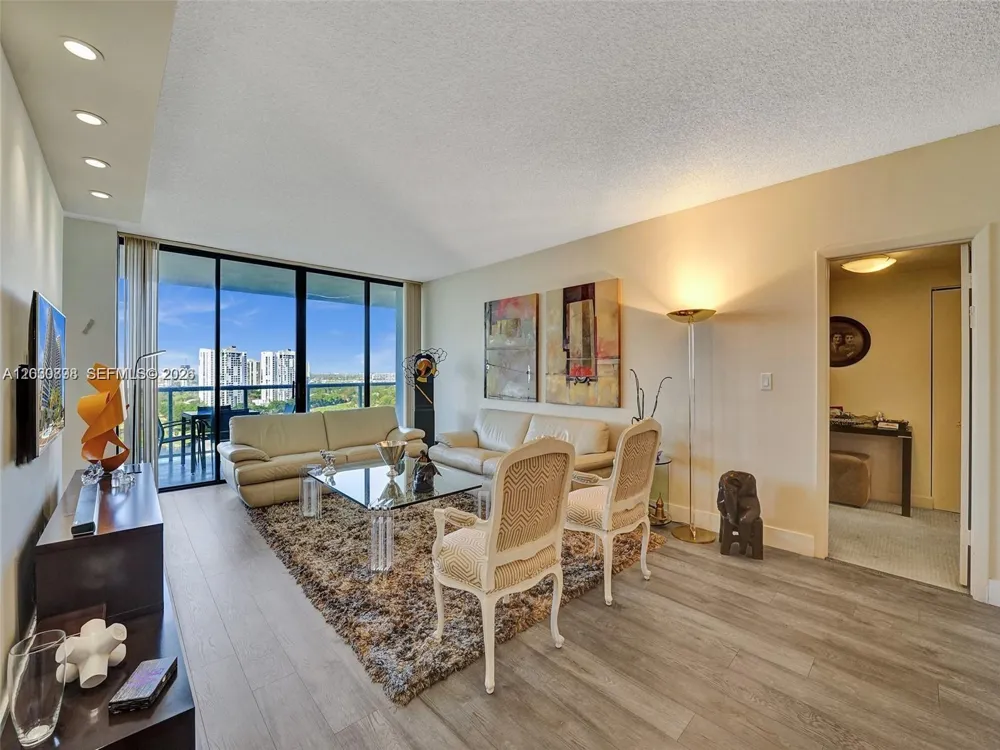 20281 E Country Club Dr #1609 Aventura, FL 33180