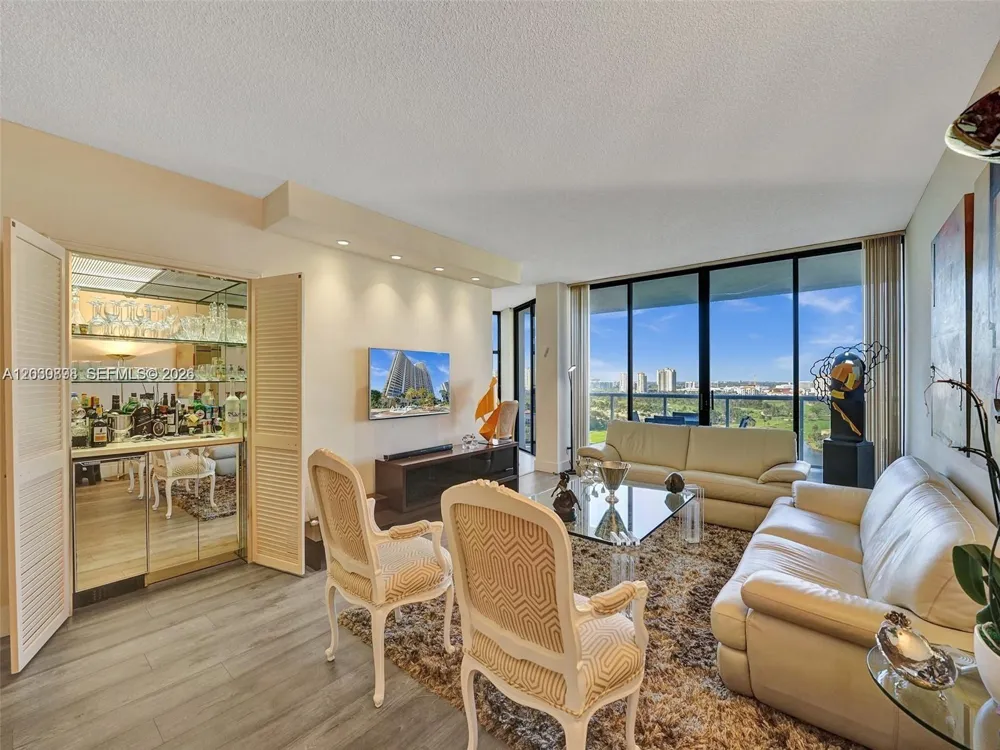 20281 E Country Club Dr #1609 Aventura, FL 33180