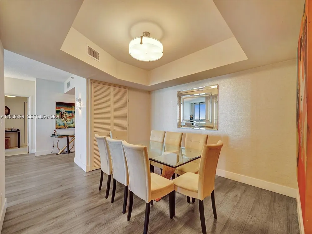 20281 E Country Club Dr #1609 Aventura, FL 33180