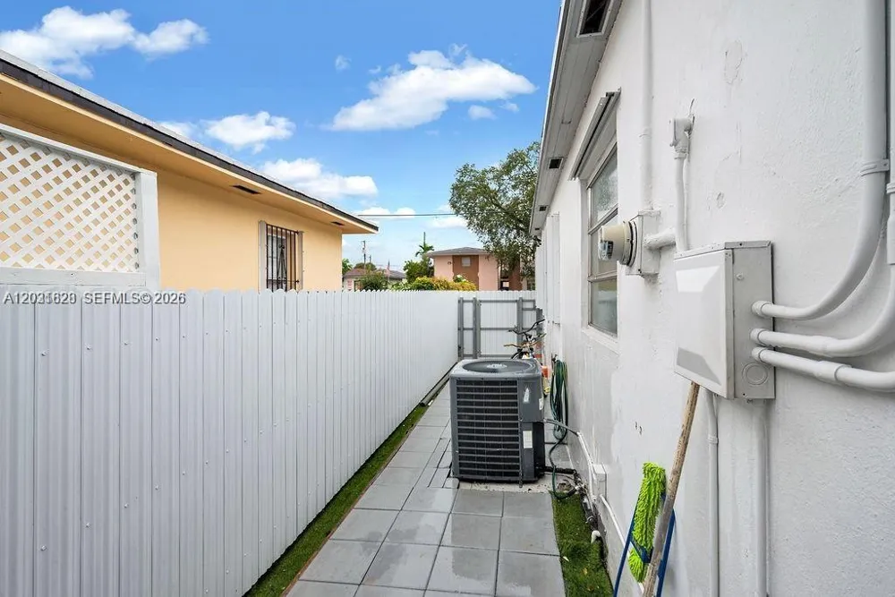 600 NW 34th Ave Miami, FL 33125