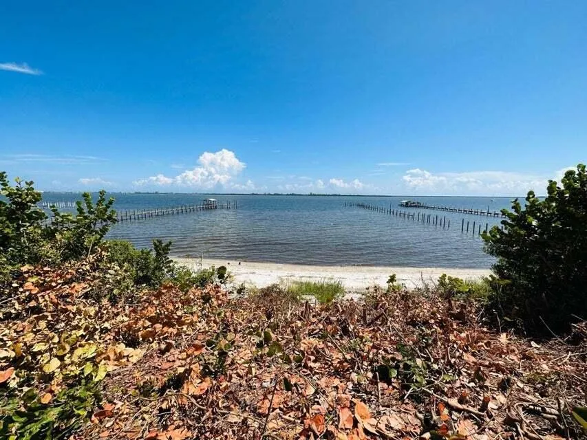 1811 S Indian River Drive Fort Pierce, FL 34950