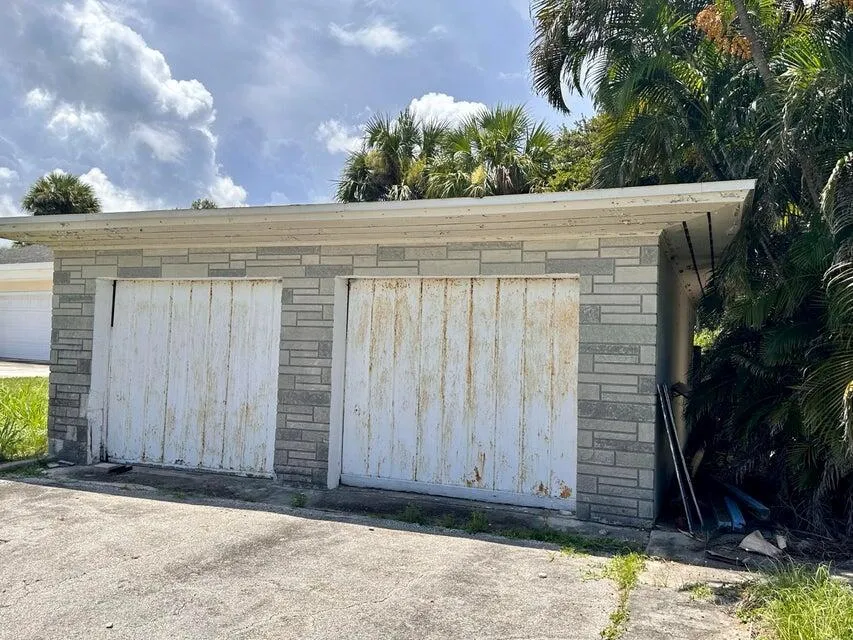 1811 S Indian River Drive Fort Pierce, FL 34950