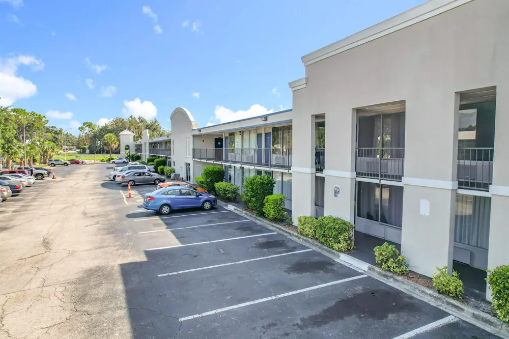 4645 Socrum Loop Road #101 Lakeland, FL 33809