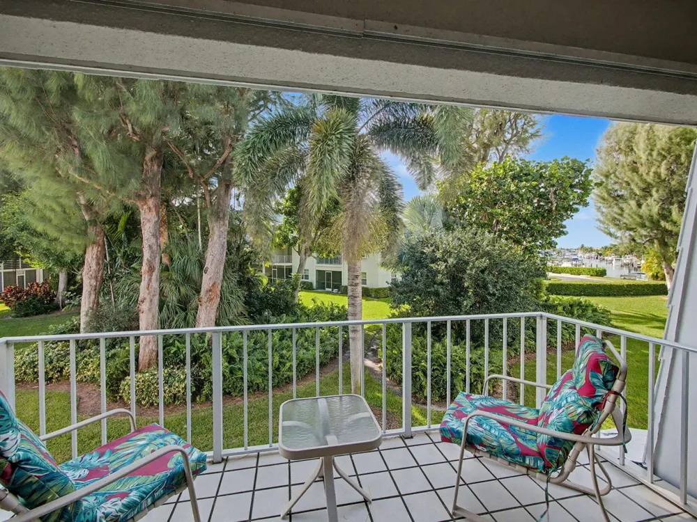 1205 Sandy Lane #246 Singer Island, FL 33404