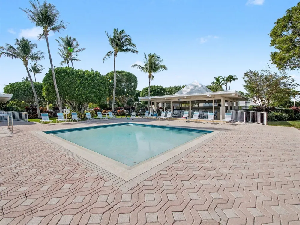 1205 Sandy Lane #246 Singer Island, FL 33404