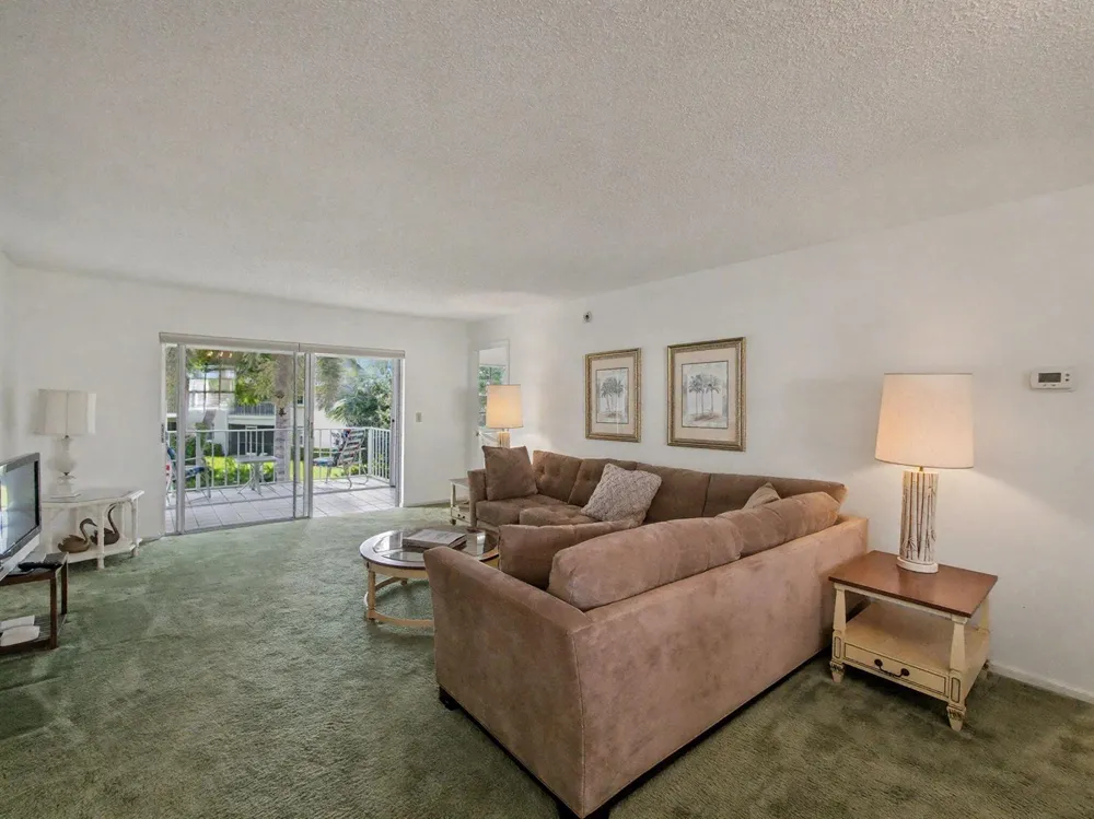 1205 Sandy Lane #246 Singer Island, FL 33404