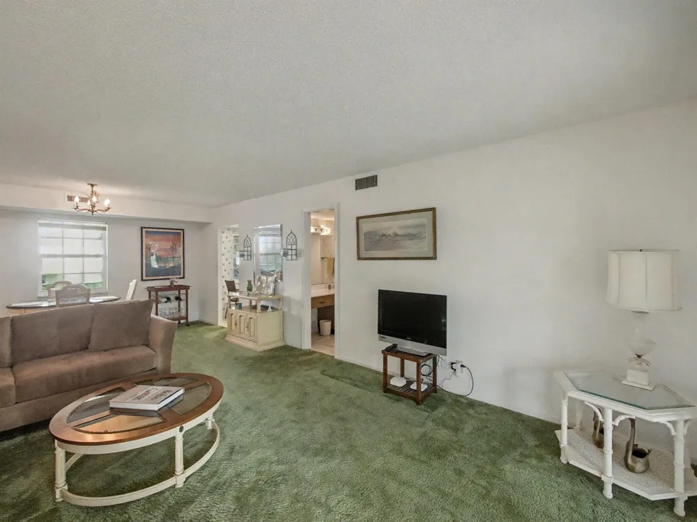 1205 Sandy Lane #246 Singer Island, FL 33404