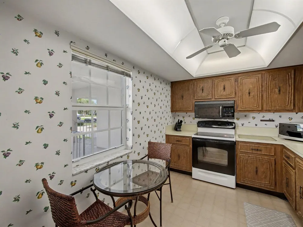 1205 Sandy Lane #246 Singer Island, FL 33404