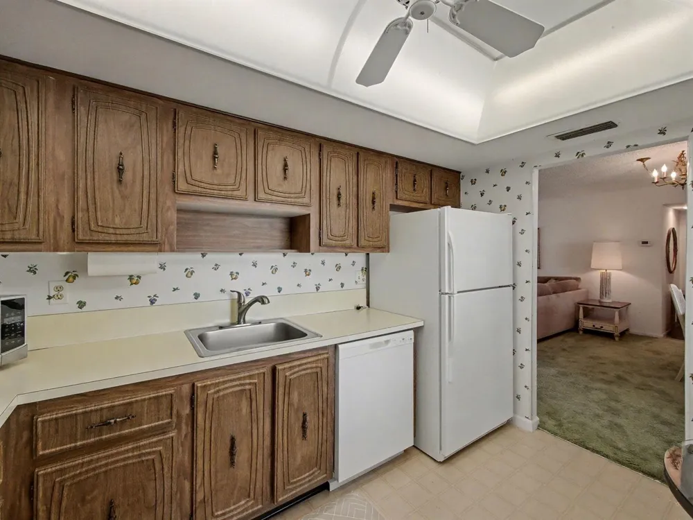1205 Sandy Lane #246 Singer Island, FL 33404