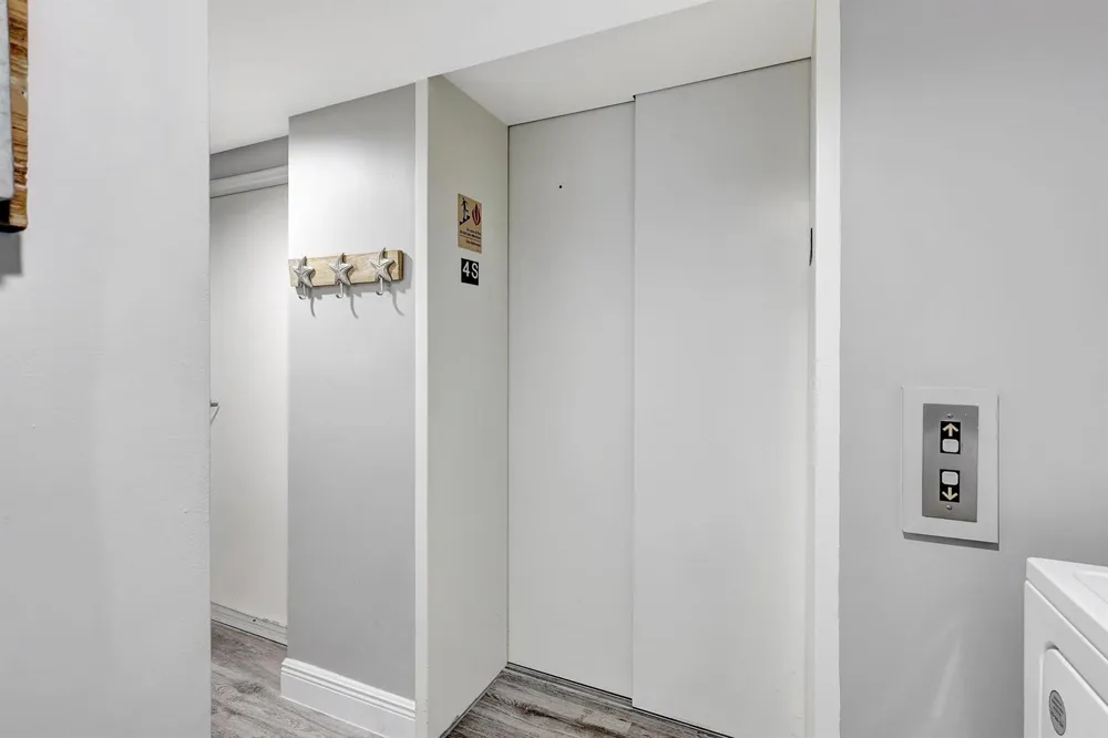 4000 Highway A1a #402 Hutchinson Island, FL 34949
