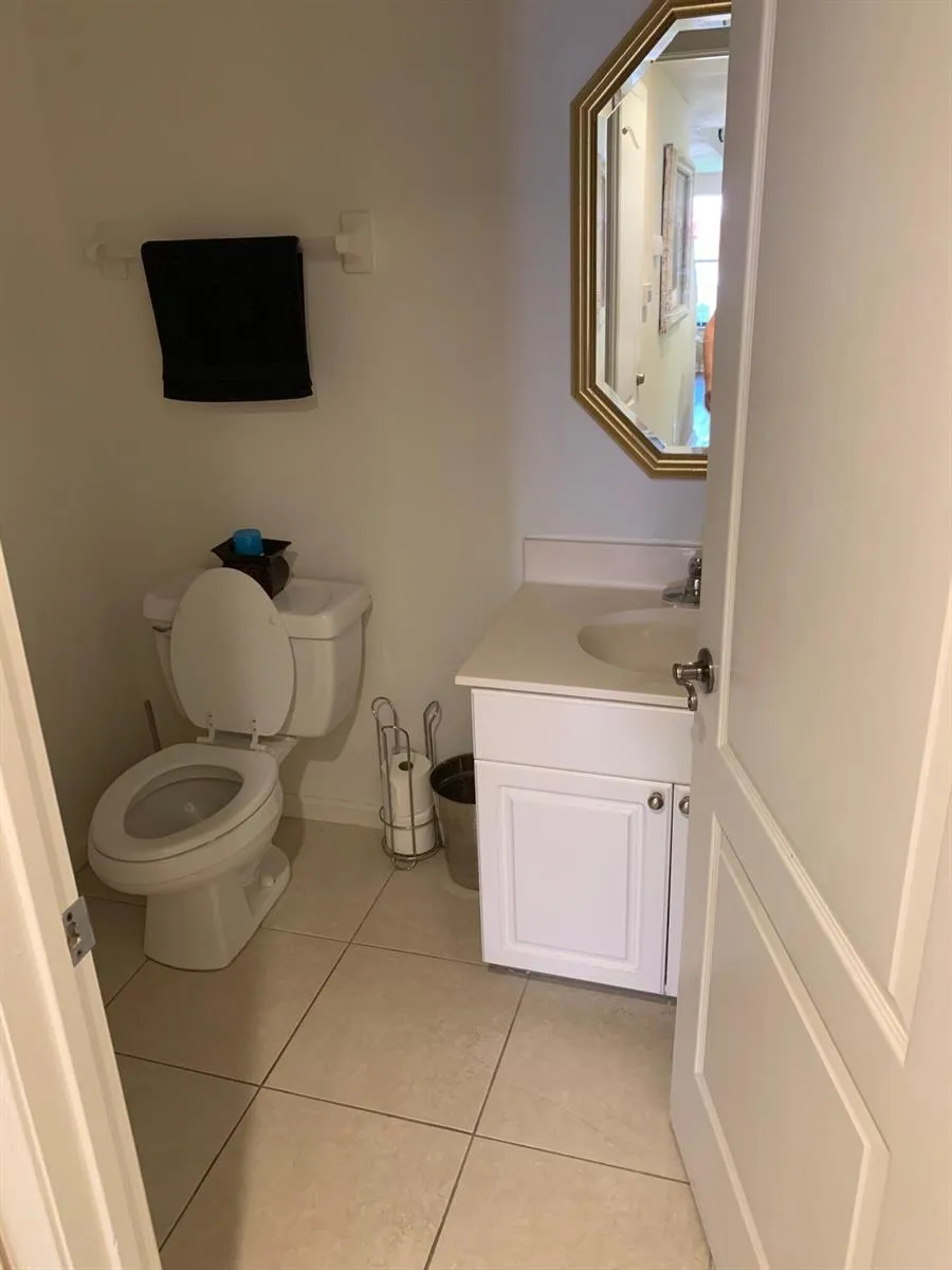 49 Uno Lago Drive Juno Beach, FL 33408