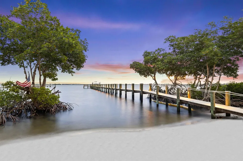 54 S Sewalls Point Road Sewalls Point, FL 34996