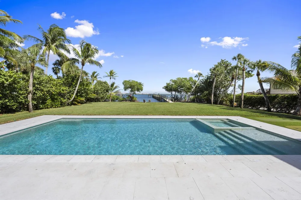 54 S Sewalls Point Road Sewalls Point, FL 34996