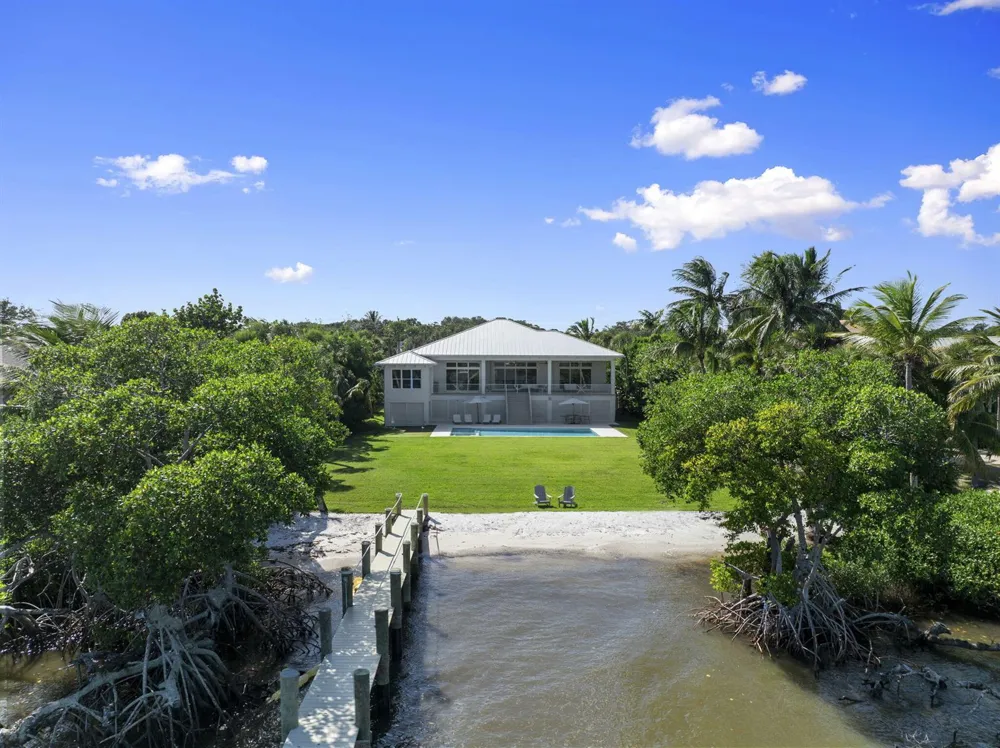 54 S Sewalls Point Road Sewalls Point, FL 34996