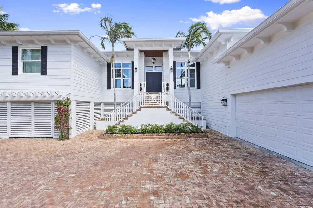54 S Sewalls Point Road Sewalls Point, FL 34996