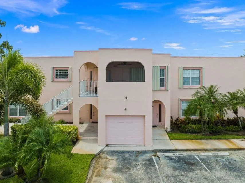 2087 SE Wild Meadow Circle Port St. Lucie, FL 34952