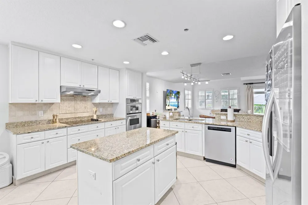 305 E Ocean Avenue #Th-7 Lantana, FL 33462