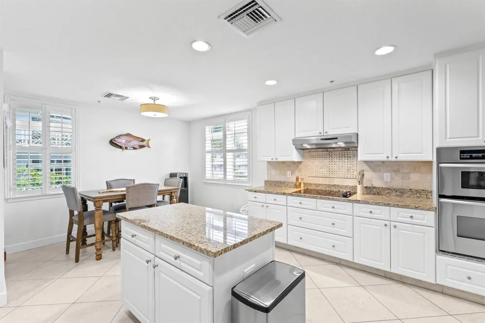 305 E Ocean Avenue #Th-7 Lantana, FL 33462