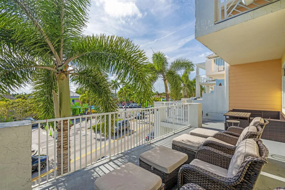 305 E Ocean Avenue #Th-7 Lantana, FL 33462