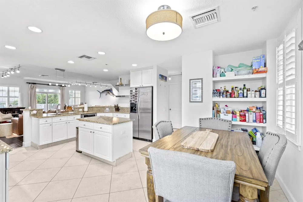 305 E Ocean Avenue #Th-7 Lantana, FL 33462