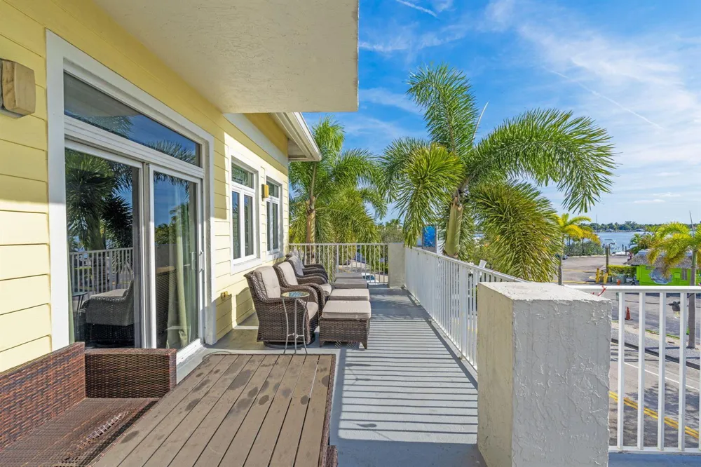 305 E Ocean Avenue #Th-7 Lantana, FL 33462