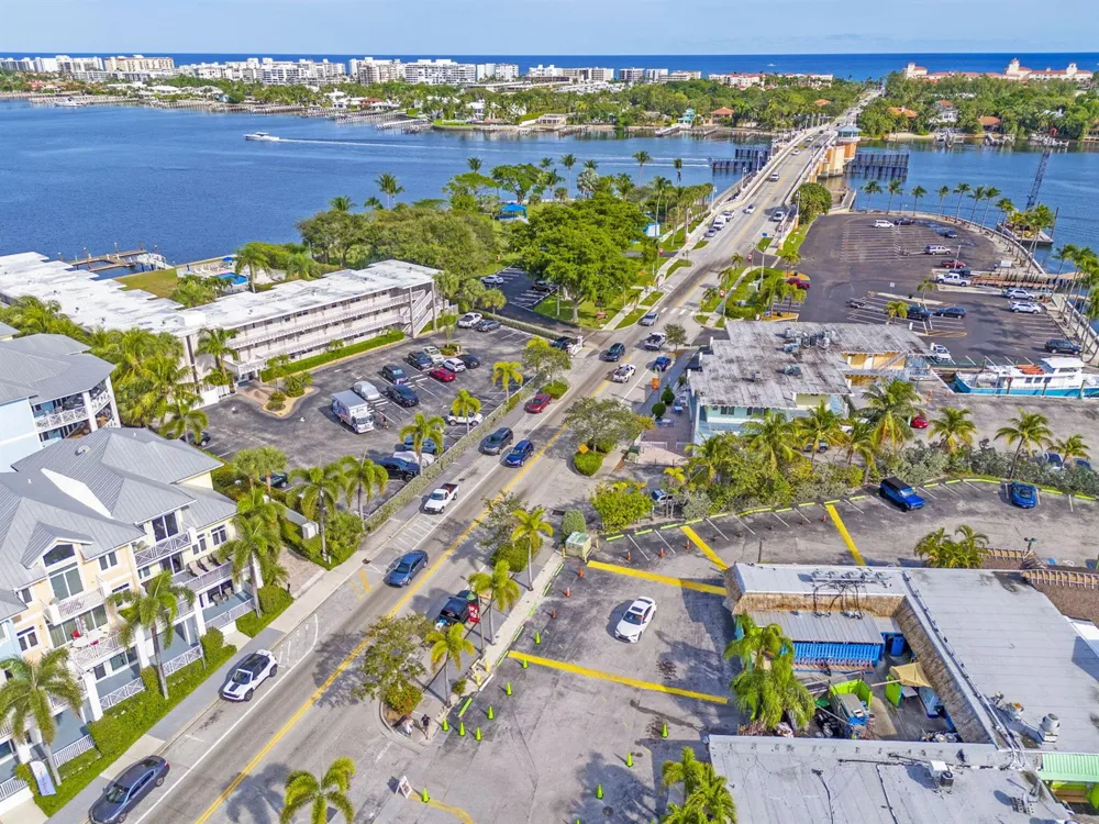 305 E Ocean Avenue #Th-7 Lantana, FL 33462