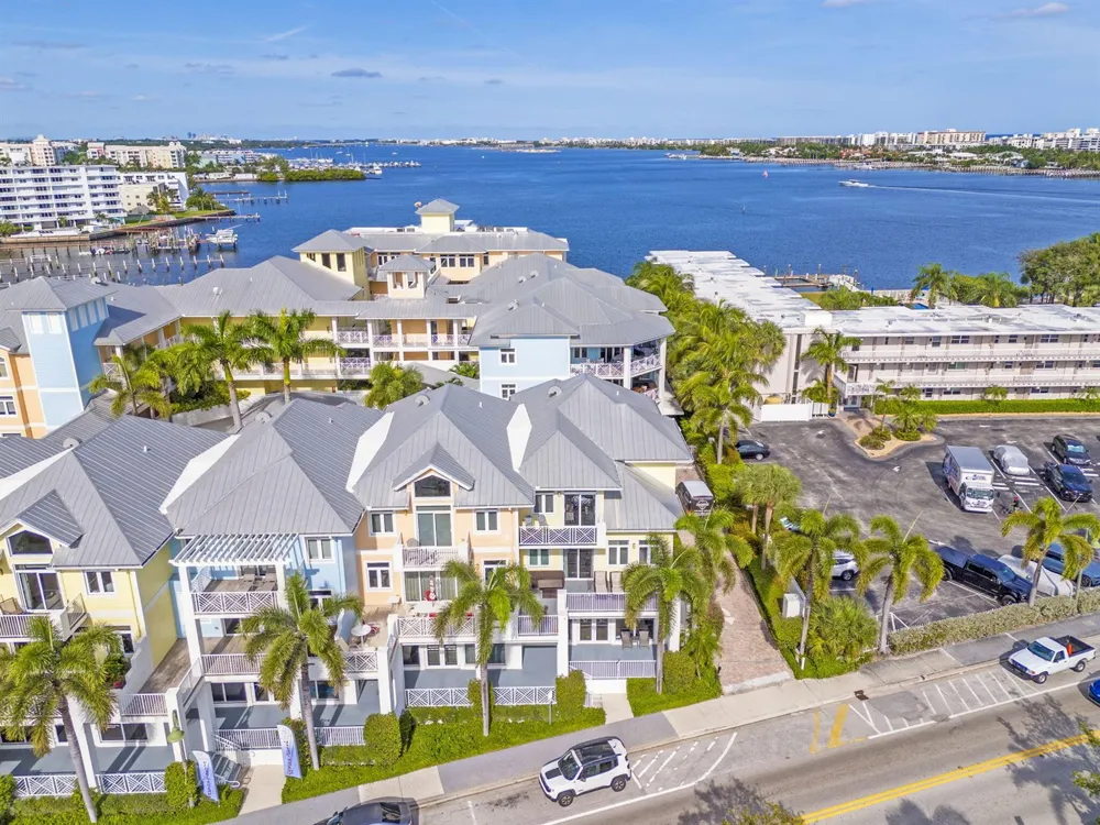 305 E Ocean Avenue #Th-7 Lantana, FL 33462